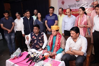 Jhunjhunu Lok Sabha BJP Candidate Narendra Kumar Khichar Visits  Mumbai, Meets  With Migrant Voters