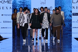 Label Pearl and Hariom Dazzles at a Fashion Week
