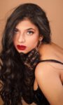 Gahna Wadhwa Actress All Set To Enter Bollywood